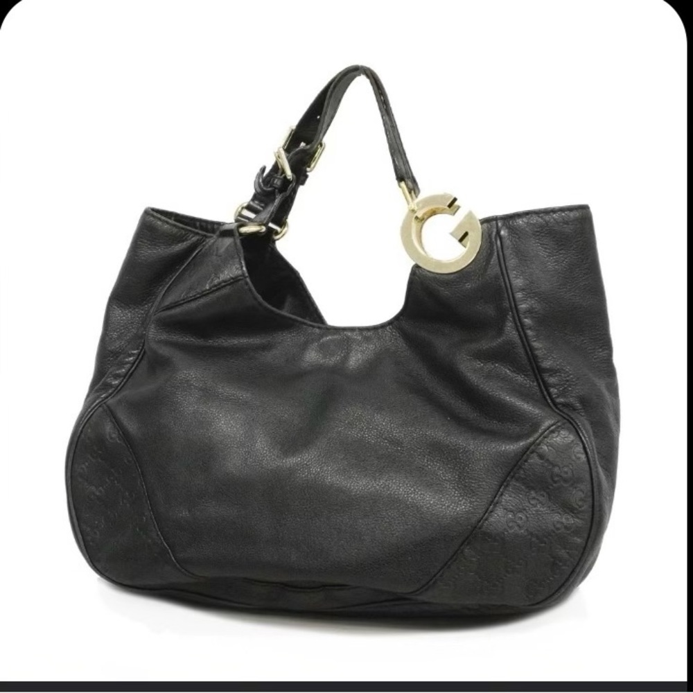 Beautiful Gucci handbag leather black authentic
